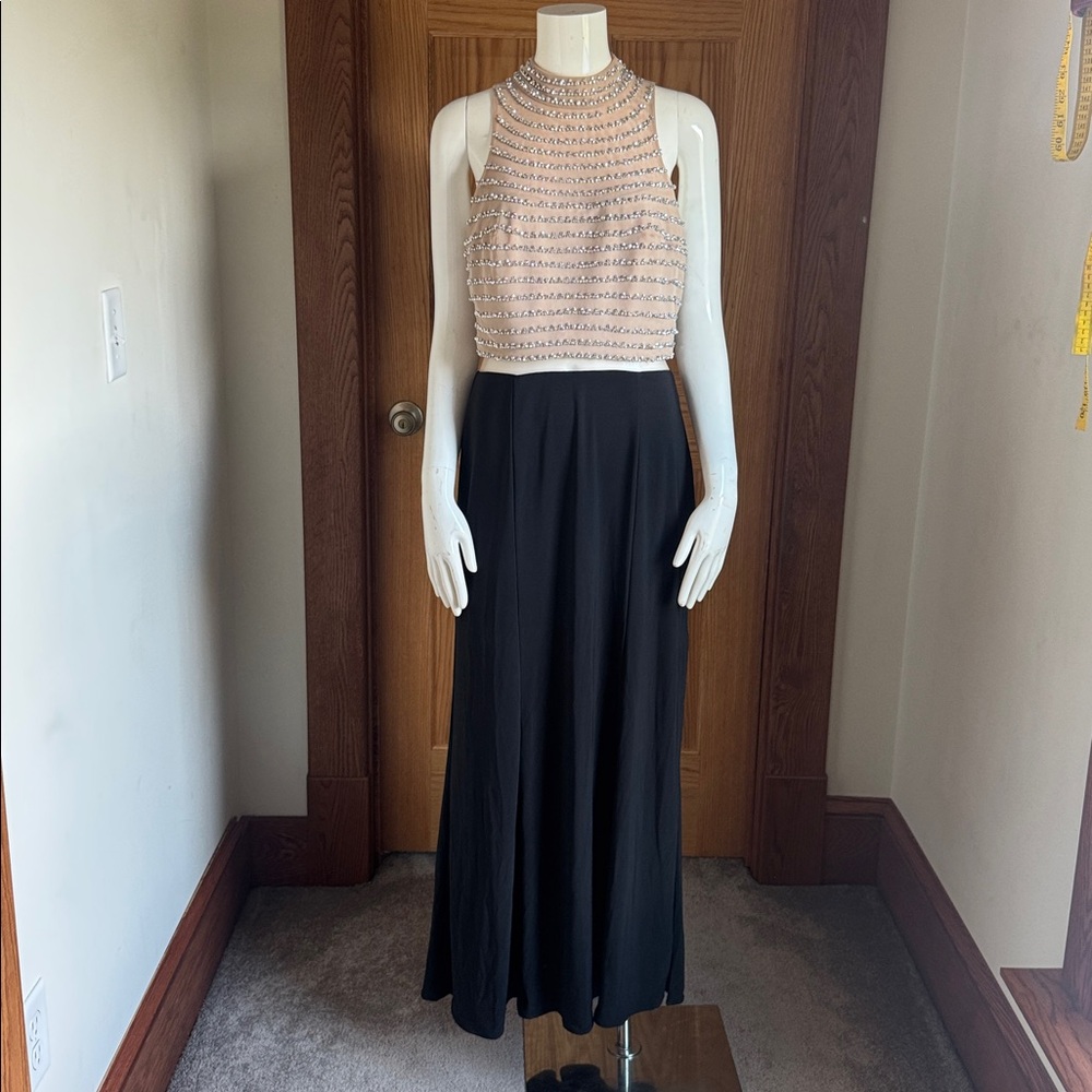Cachet Black Cream Beaded Evening Gown SIZE 4 Sleeveless Formal Maxi Dress